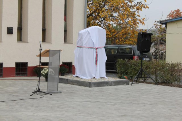 2016-1956-os megemlékezés, emlékmű átadása