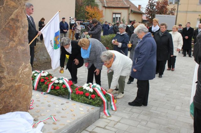 2016-1956-os megemlékezés, emlékmű átadása