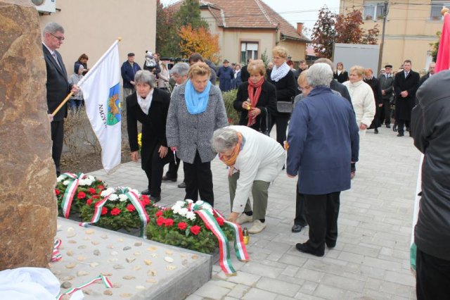 2016-1956-os megemlékezés, emlékmű átadása