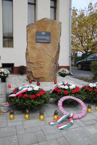 2016-1956-os megemlékezés, emlékmű átadása