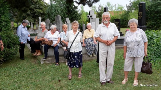 2017 Temetői harangláb és az áthelyezett keresztek megáldása