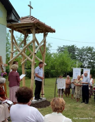 2017 Temetői harangláb és az áthelyezett keresztek megáldása