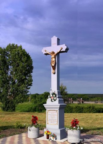 2017 Temetői harangláb és az áthelyezett keresztek megáldása