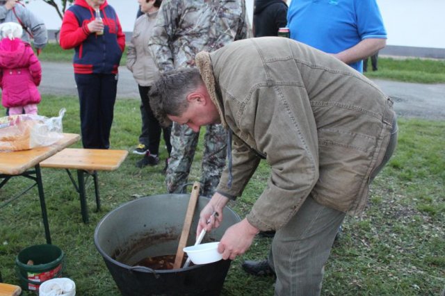 2017 Szent Iván éji tűzgyújtás, Májusfa állítás