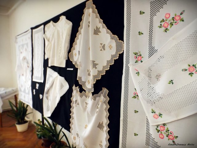 Egyedi tárgyak, gyűjtemények kiállítása