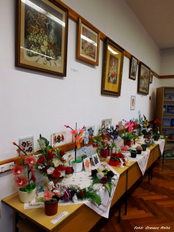 Egyedi tárgyak, gyűjtemények kiállítása