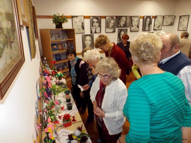 Egyedi tárgyak, gyűjtemények kiállítása